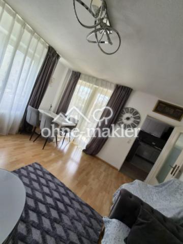 Blick Richtung Balkon & Küche