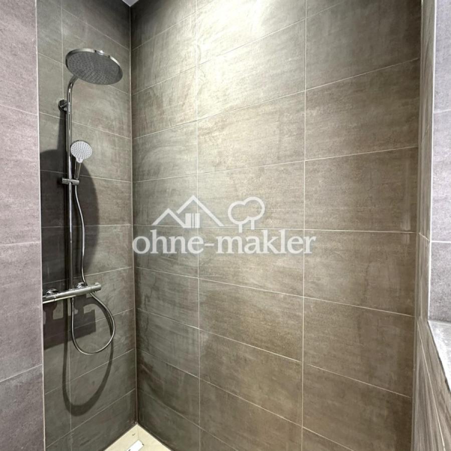 Dusche  (begehbar)