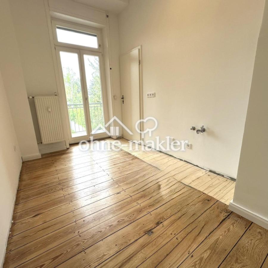 Küche mit Balkon 