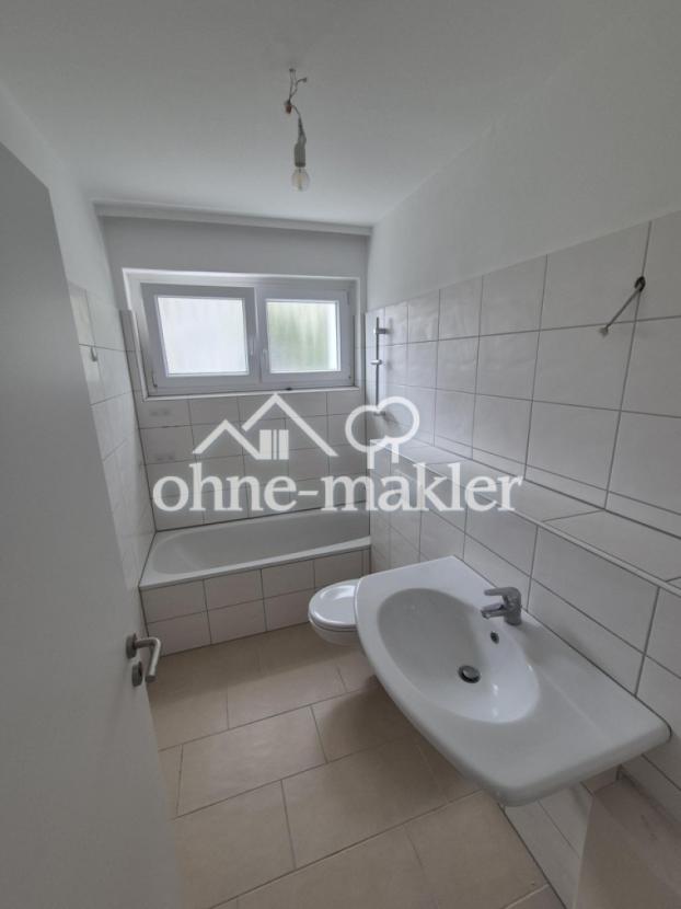 Bad mit Badewanne