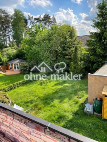 OG: Blick vom Balkon ins Grüne