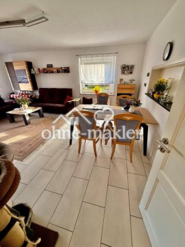 EG: Wohnzimmer mit Esstisch