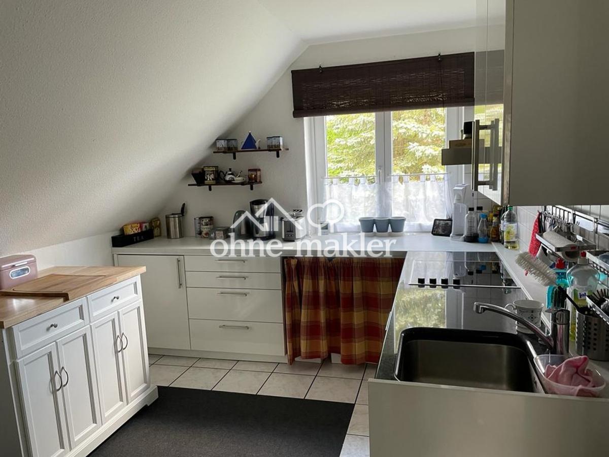 OG: Moderne, helle Küche