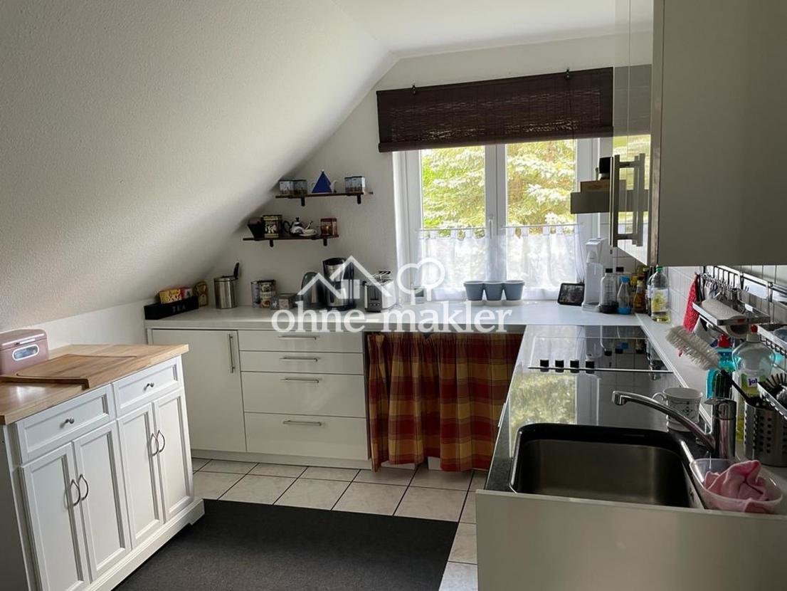 OG: Moderne, helle Küche