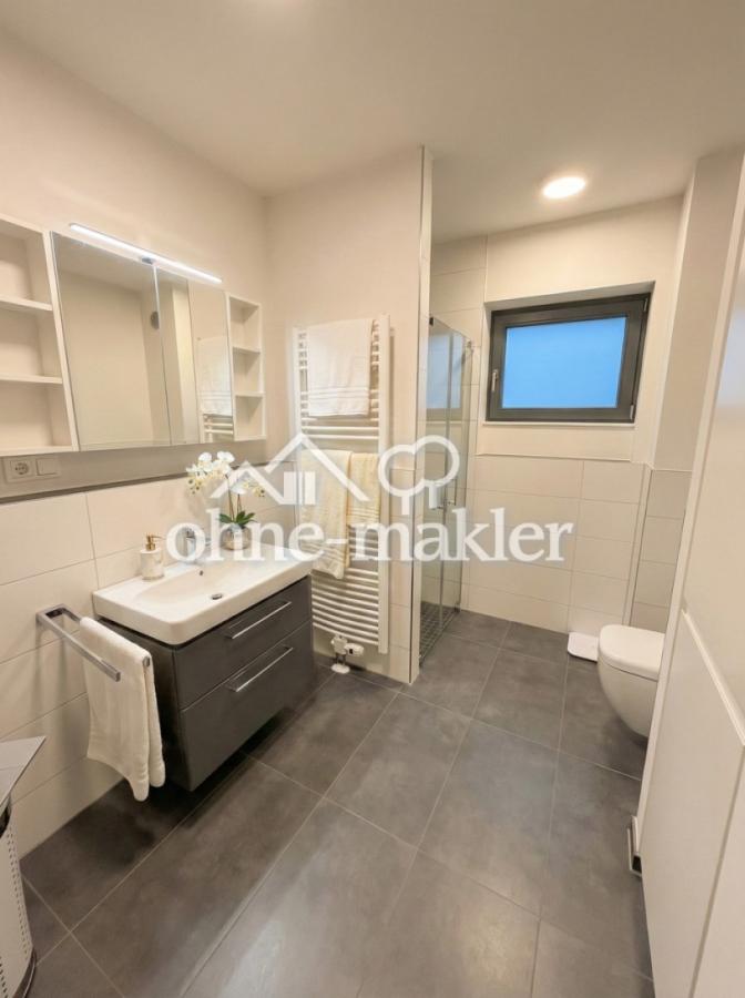 DG Bad Dusche / Waschbecken