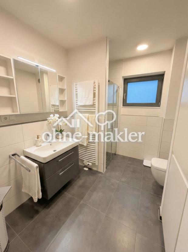 DG Bad Dusche / Waschbecken