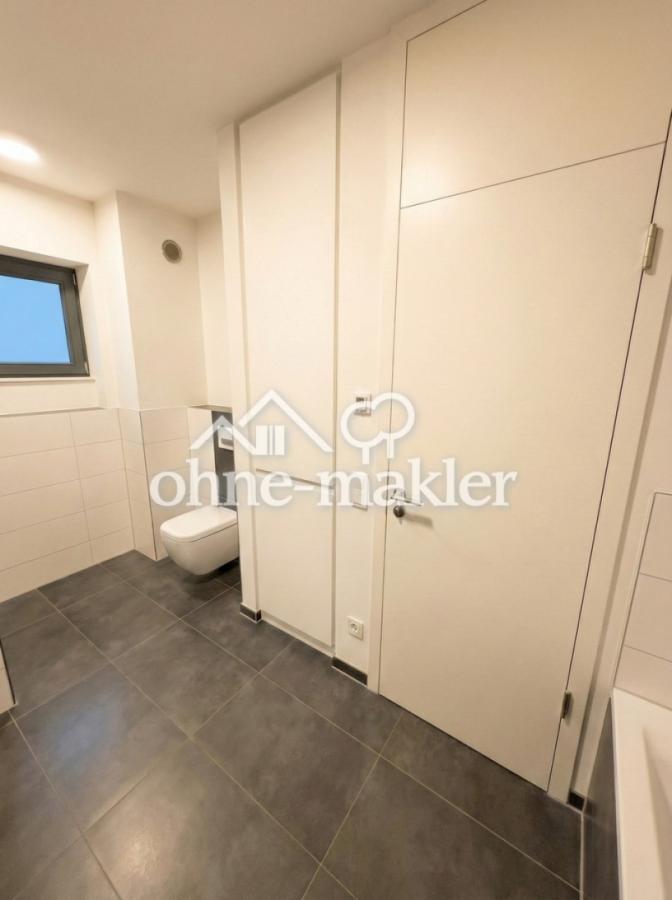 DG Bad Einbauschrank und WC