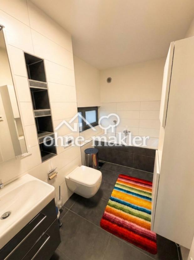 OG Bad WC und Badewanne