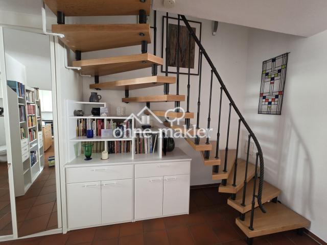 Treppe_Blick vom 2. ins 3. OG