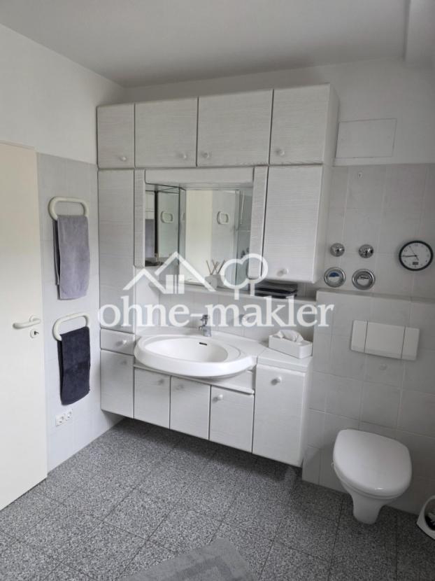 3. OG_Bad mit Dusche (2)