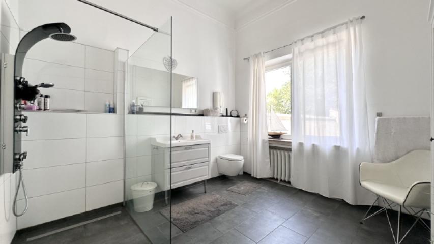 Badezimmer EG