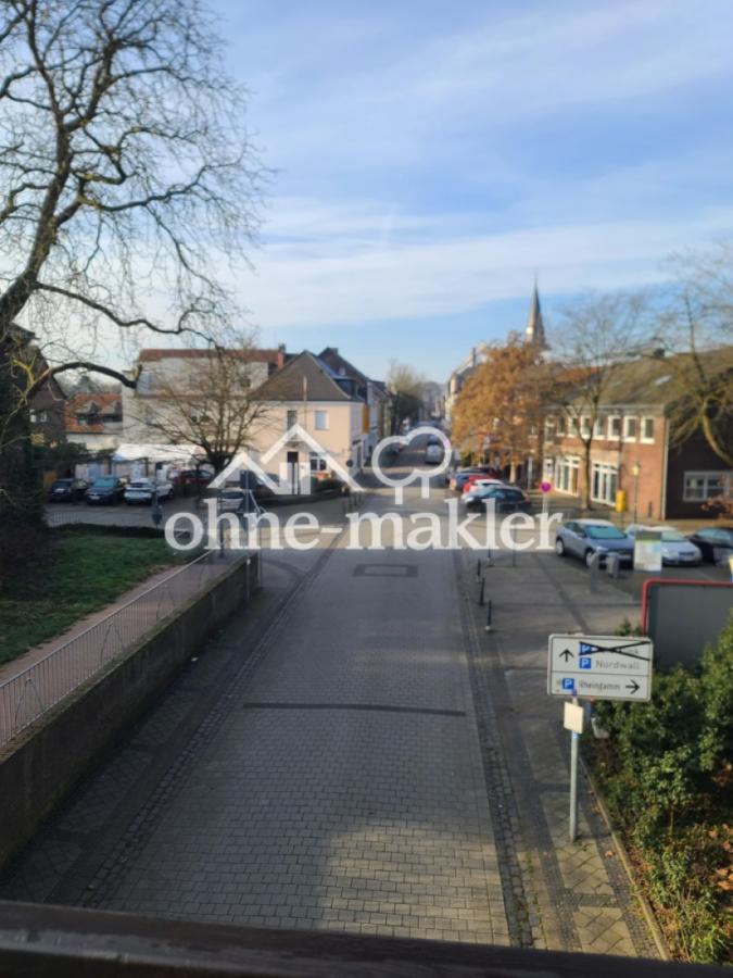 Hauptstasse Richtung Ortsmitte