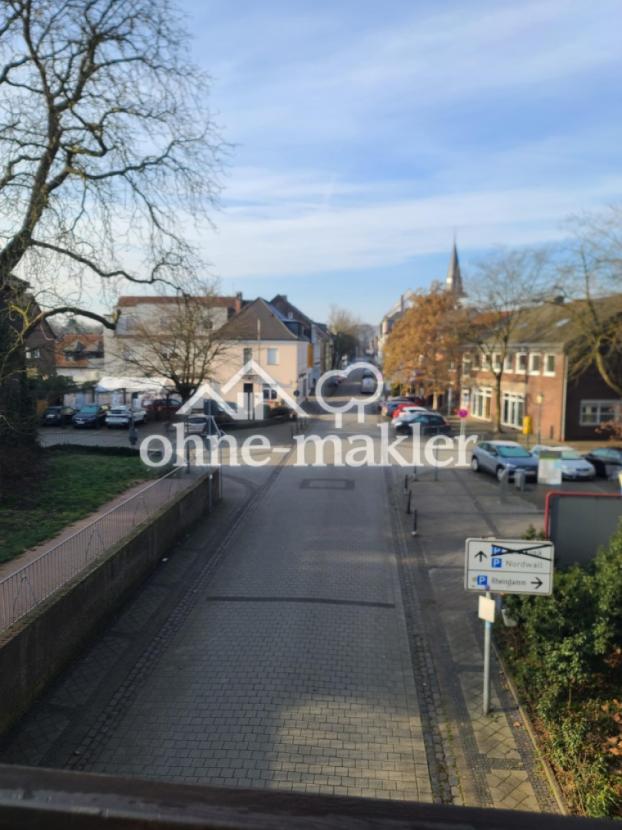 Hauptstasse Richtung Ortsmitte