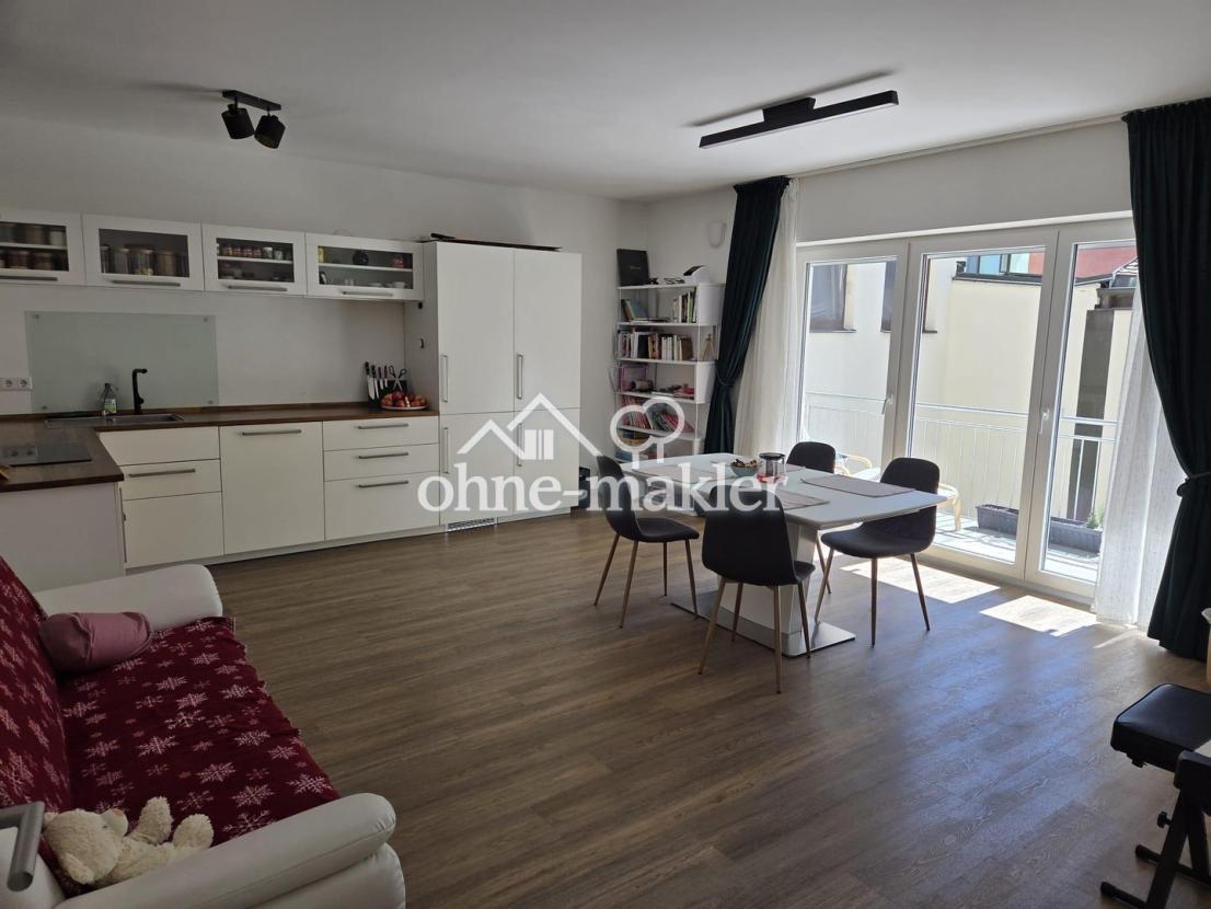 Wohnzimmer Blick auf Balkon