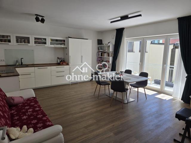 Wohnzimmer Blick auf Balkon