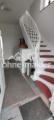 Flur EG und Treppe ins OG
