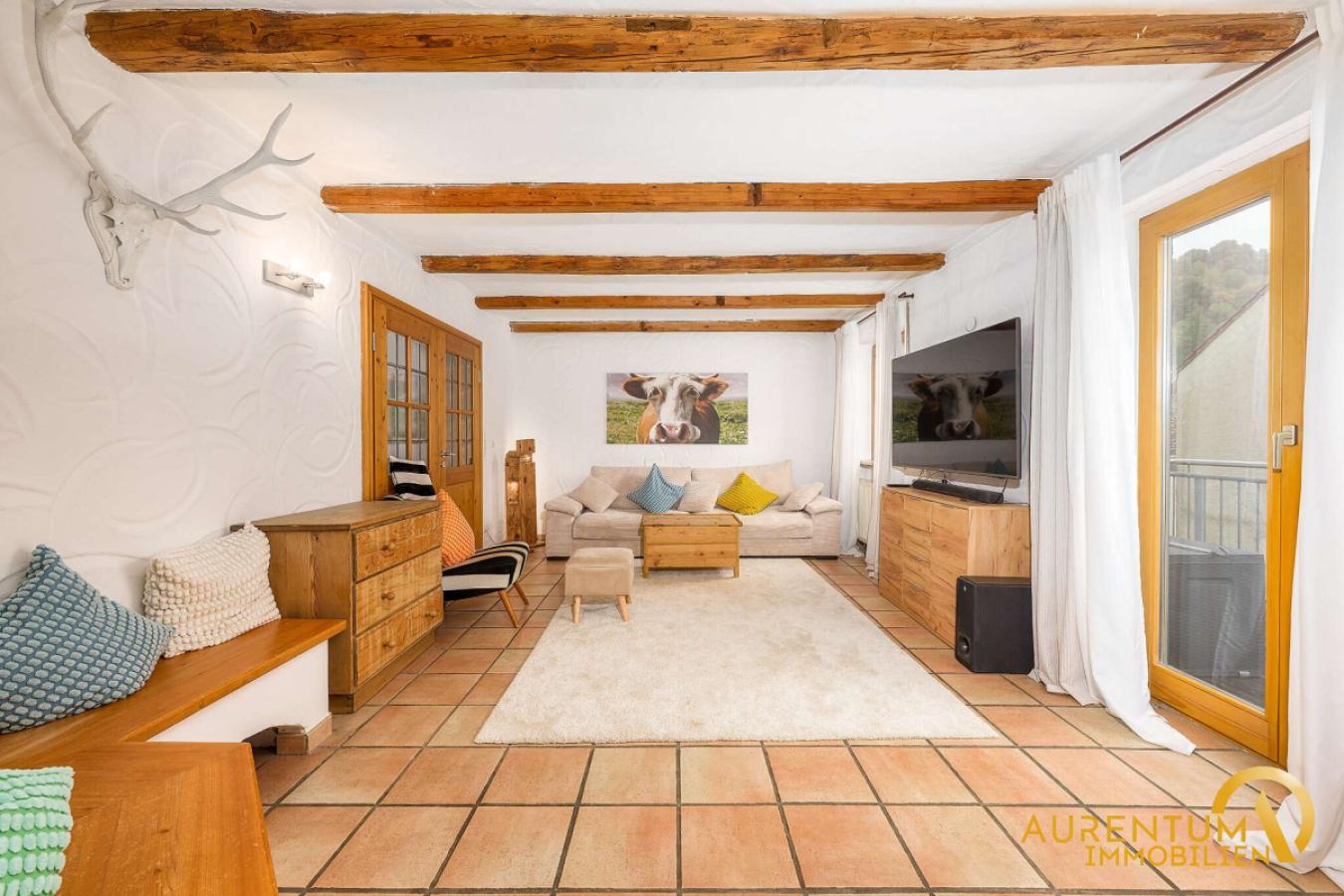 Wohnzimmer Haus links