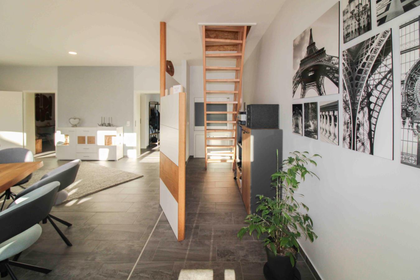 Treppe zum DG