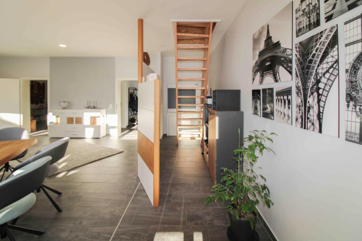 Treppe zum DG