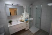 Bad mit bodengleich Dusche