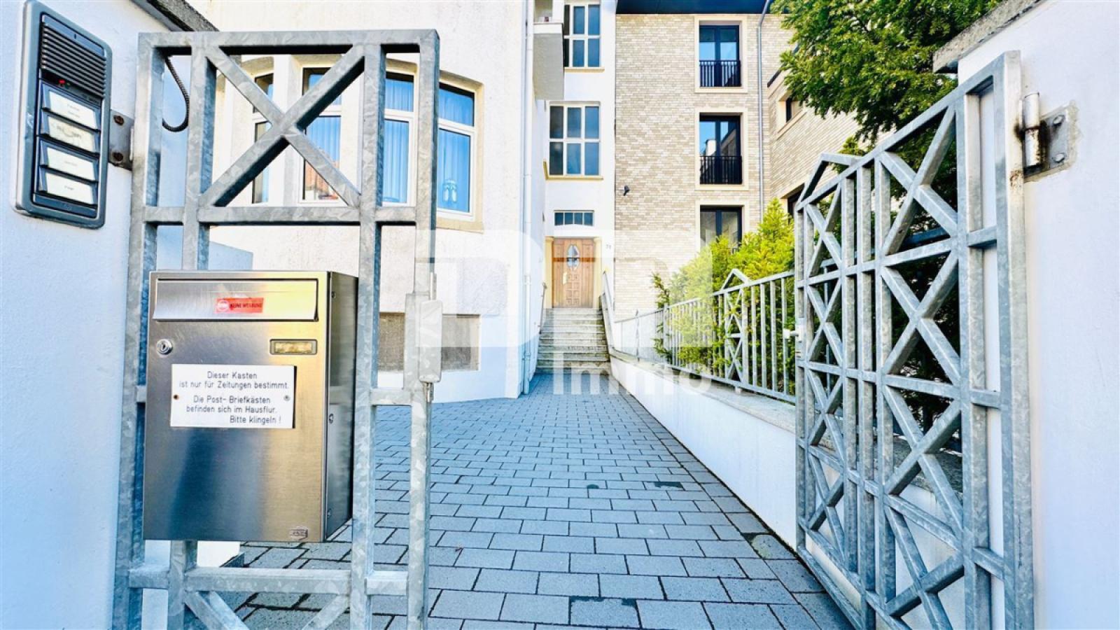 Eingangstor Grundstück