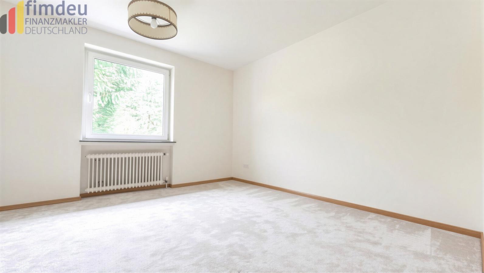 Elternschlafzimmer EG  