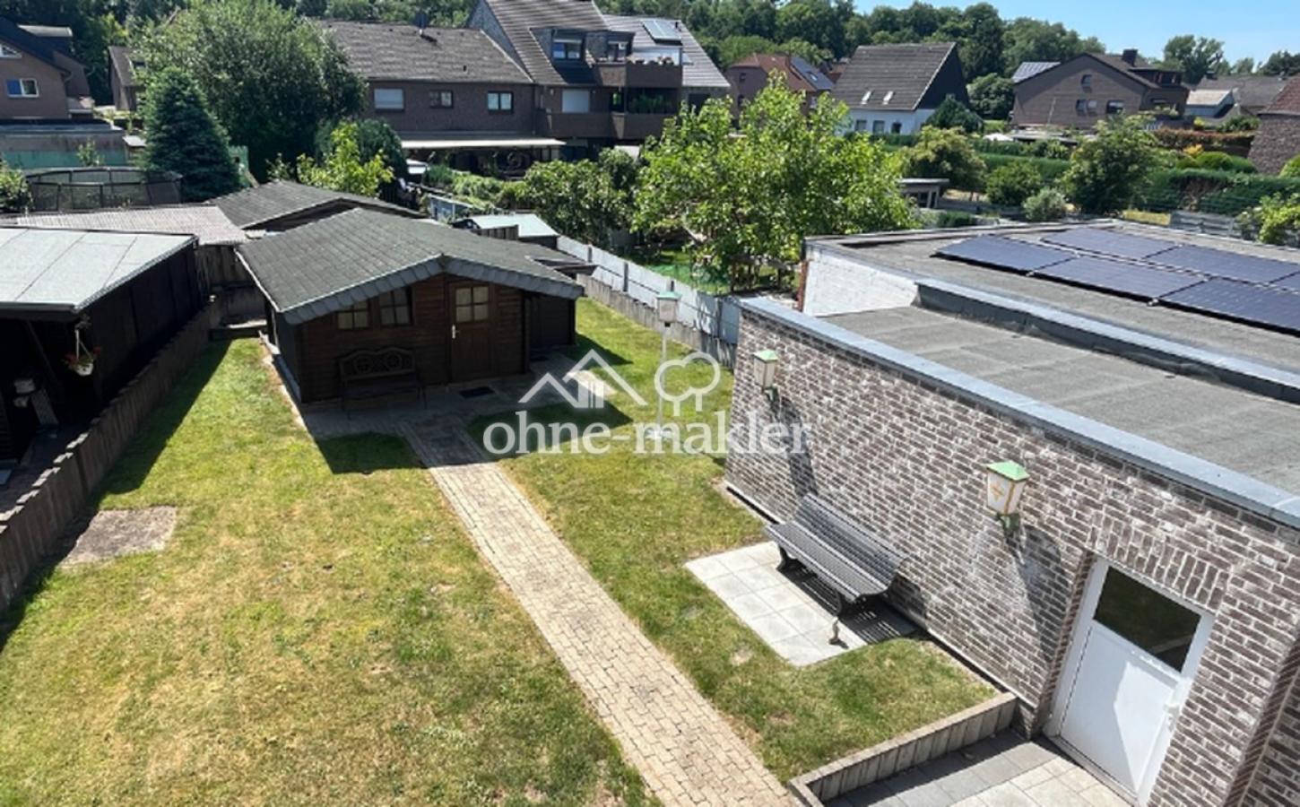 Garten mit Gartenhaus