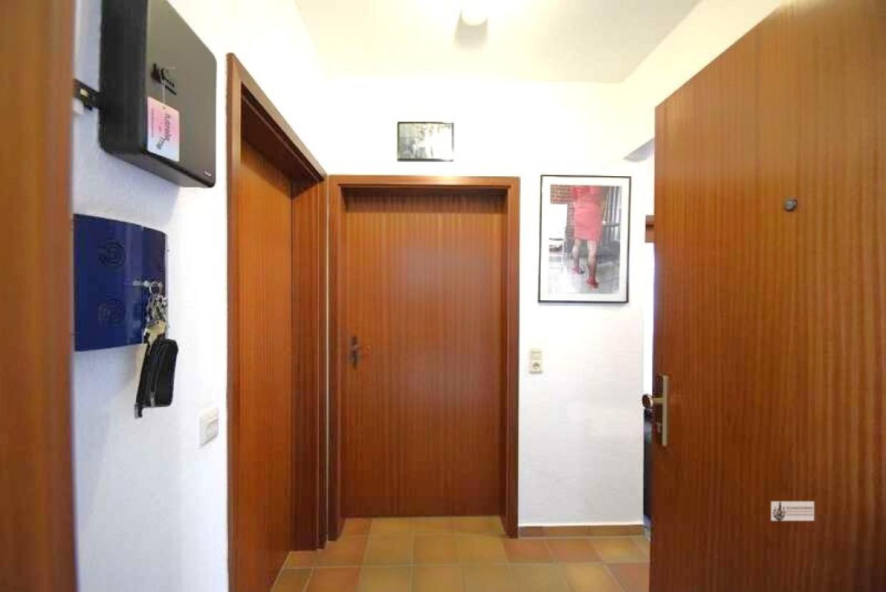 2. Blick in den Wohnungsflur
