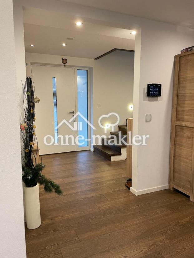 Eingang mit SmartHome-Zentrale