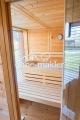 Sauna mit bodentiefem Fenster