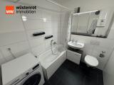 Bad mit Wanne