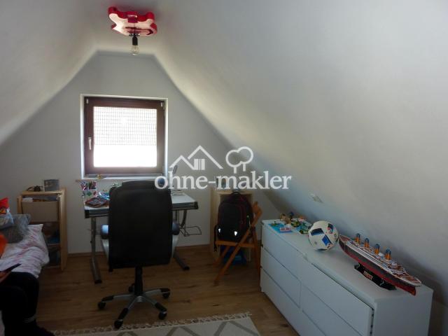 Schlafzimmer DG