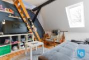 Kinderzimmer mit Zugang zum Spitzboden