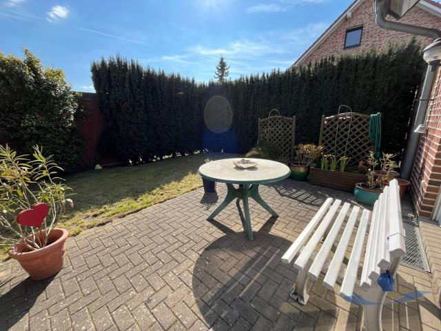 Garten mit zugang zur Garage