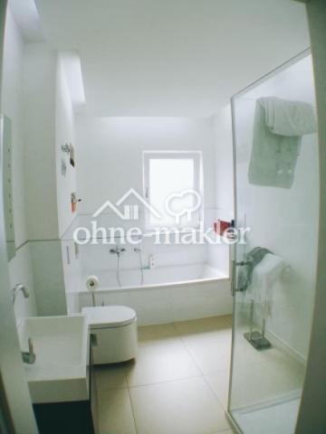 Bad - Badewanne + große Dusche