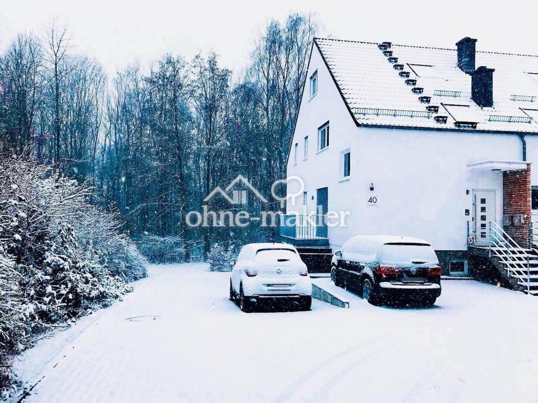 Hausansicht Winterlandschaft