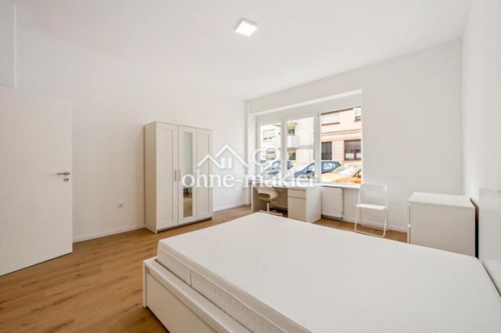 Schlafzimmer 1