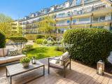 Sonnige ruhige Terrasse