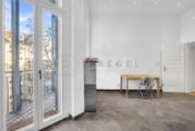 Ausgang zum hofseitigen Balkon