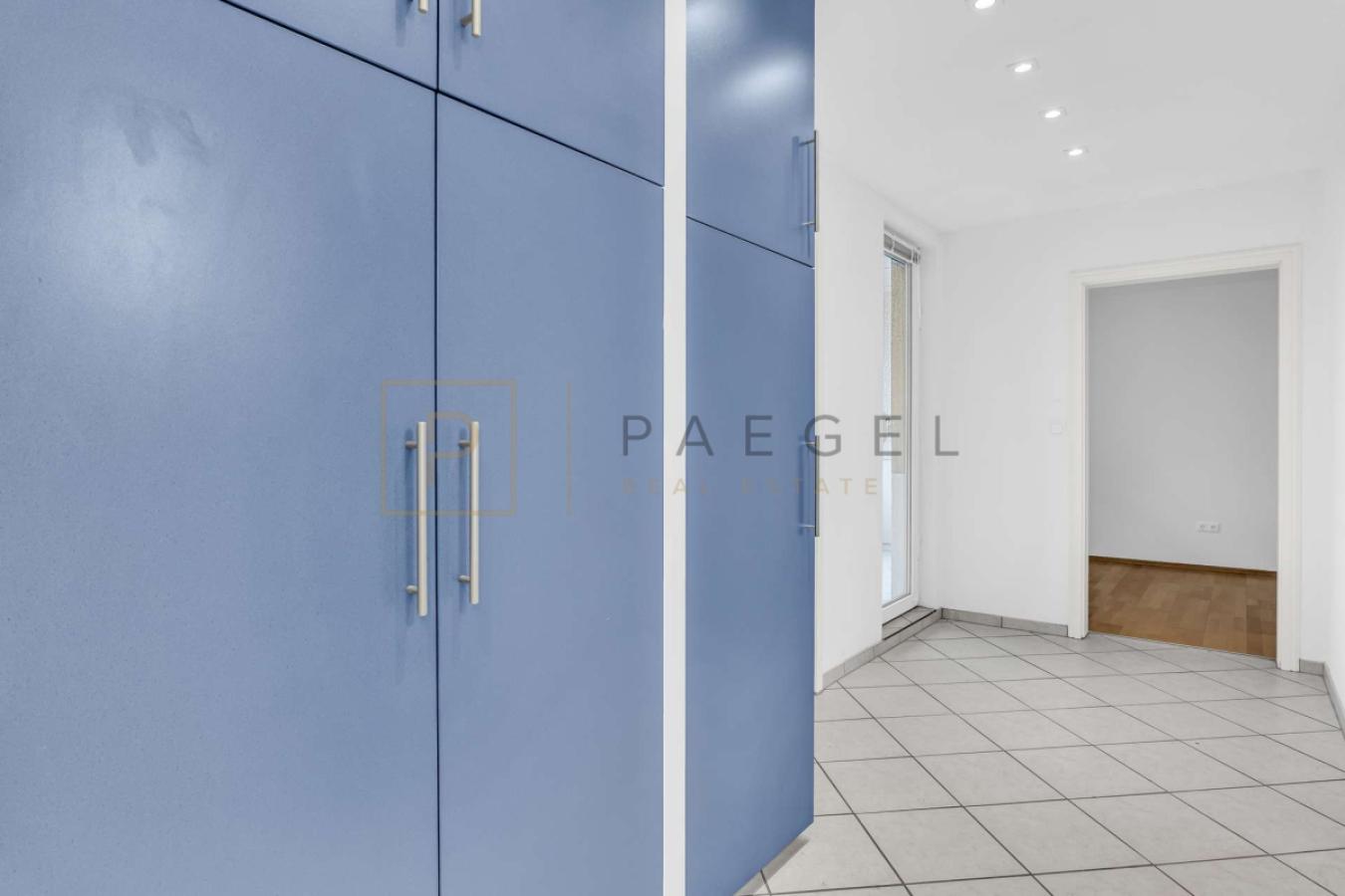 Geräumiger Einbauschrank