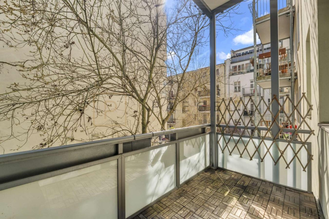 geräumiger Südbalkon
