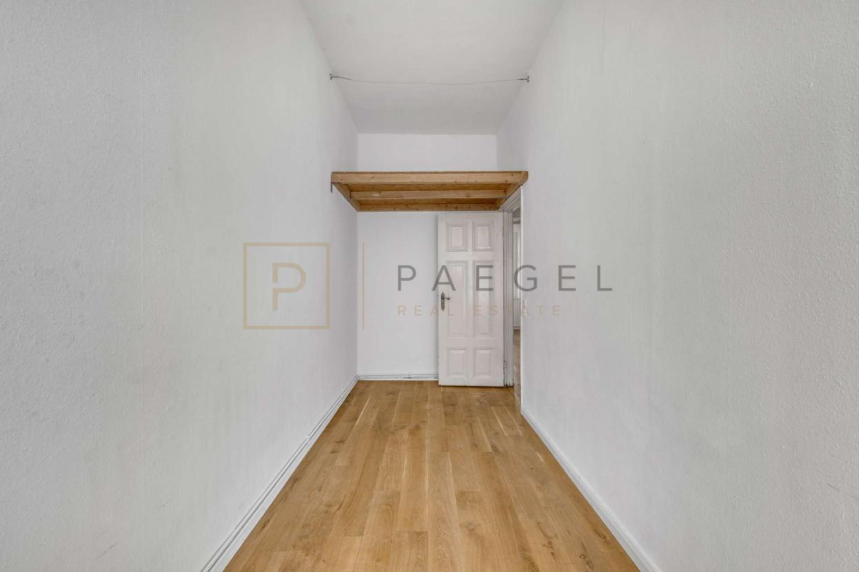 halbes Zimmer mit Hängeboden