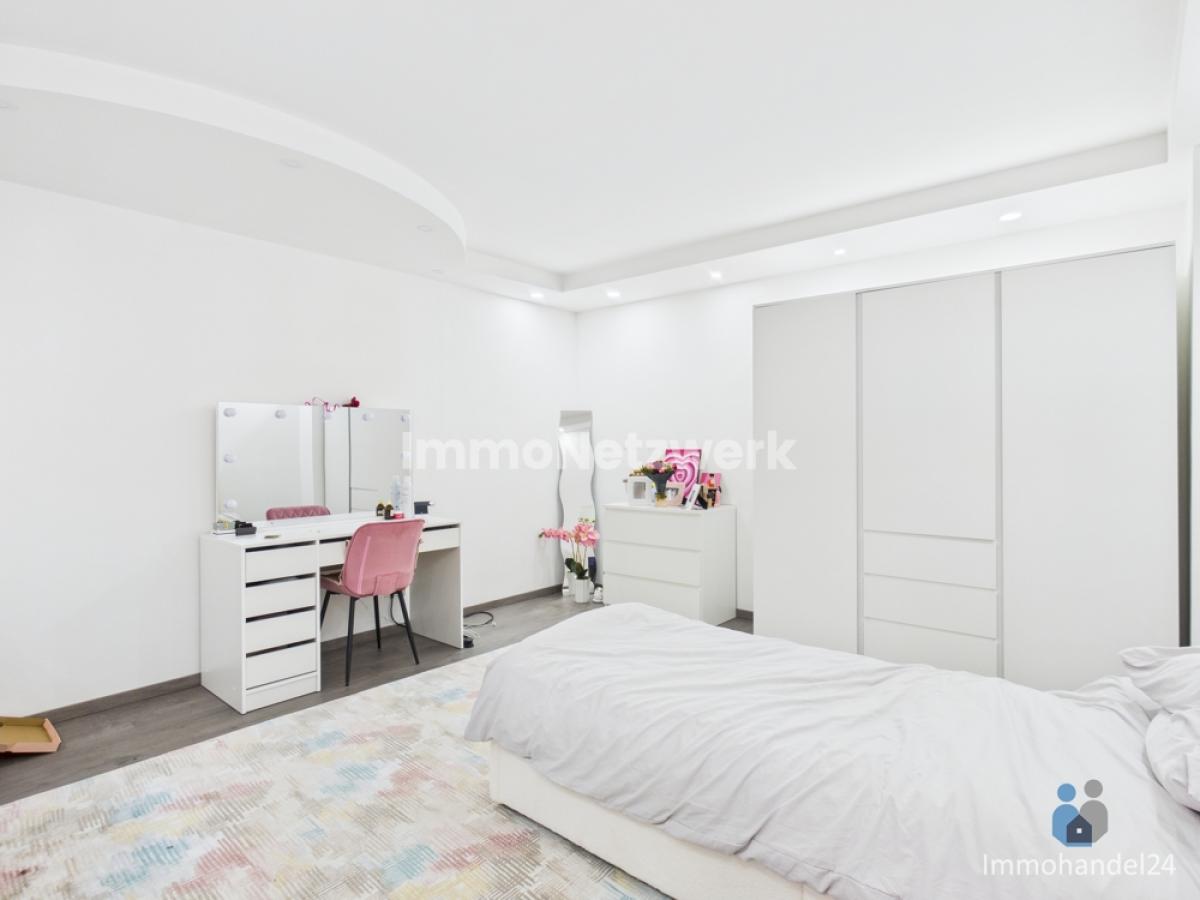 Schlafzimmer III