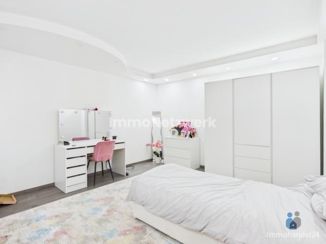 Schlafzimmer III