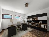 HomeOffice/Hobby (Home staged)
