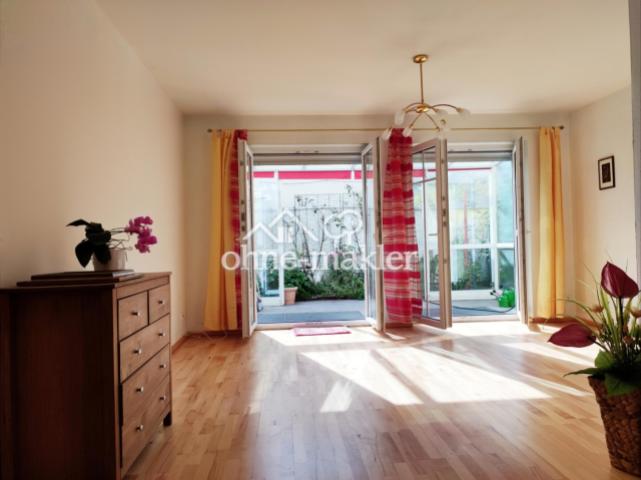 Wohnzimmer nach aussen