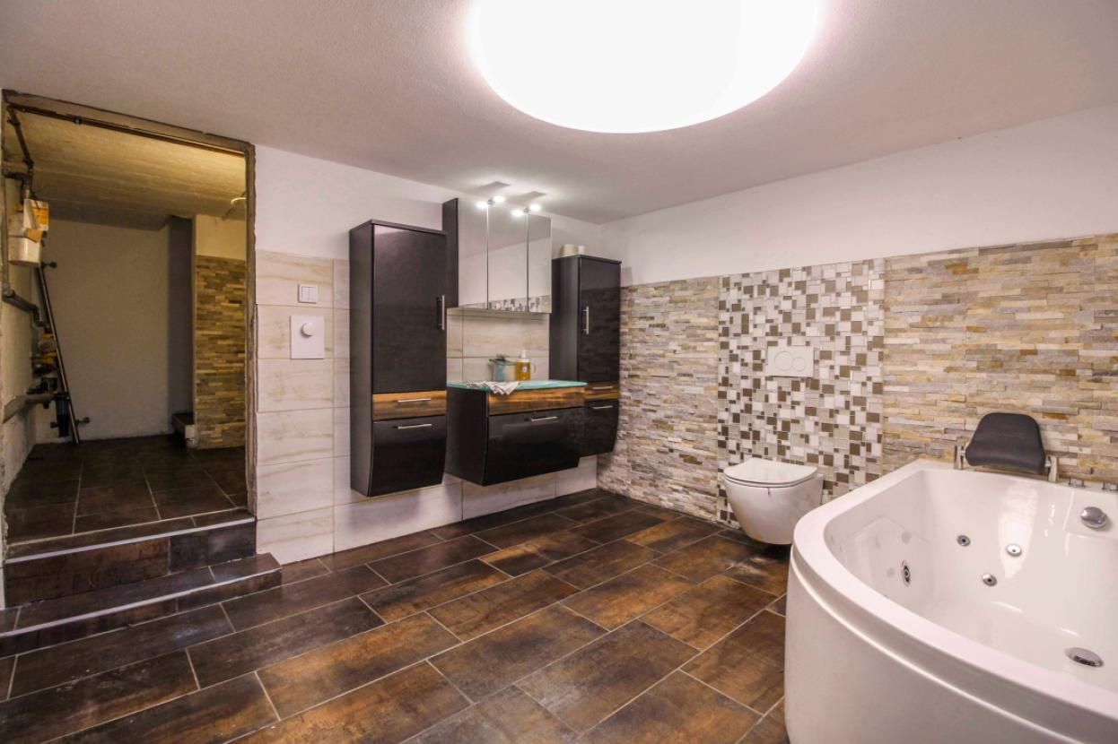 Badezimmer im UG