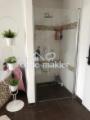 Badezimmer mit Dusche