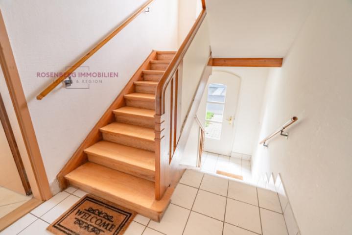 Immobilie in Leipzig/Sellerhausen-Stünz zu vermieten_2-Raum_Treppenhaus