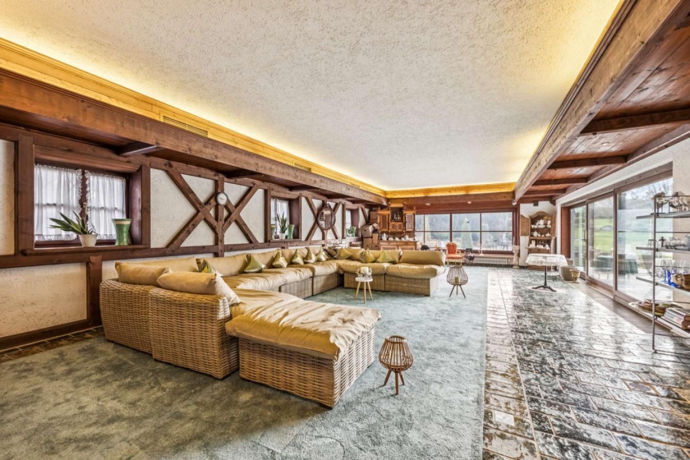 Poolhaus-Lounge